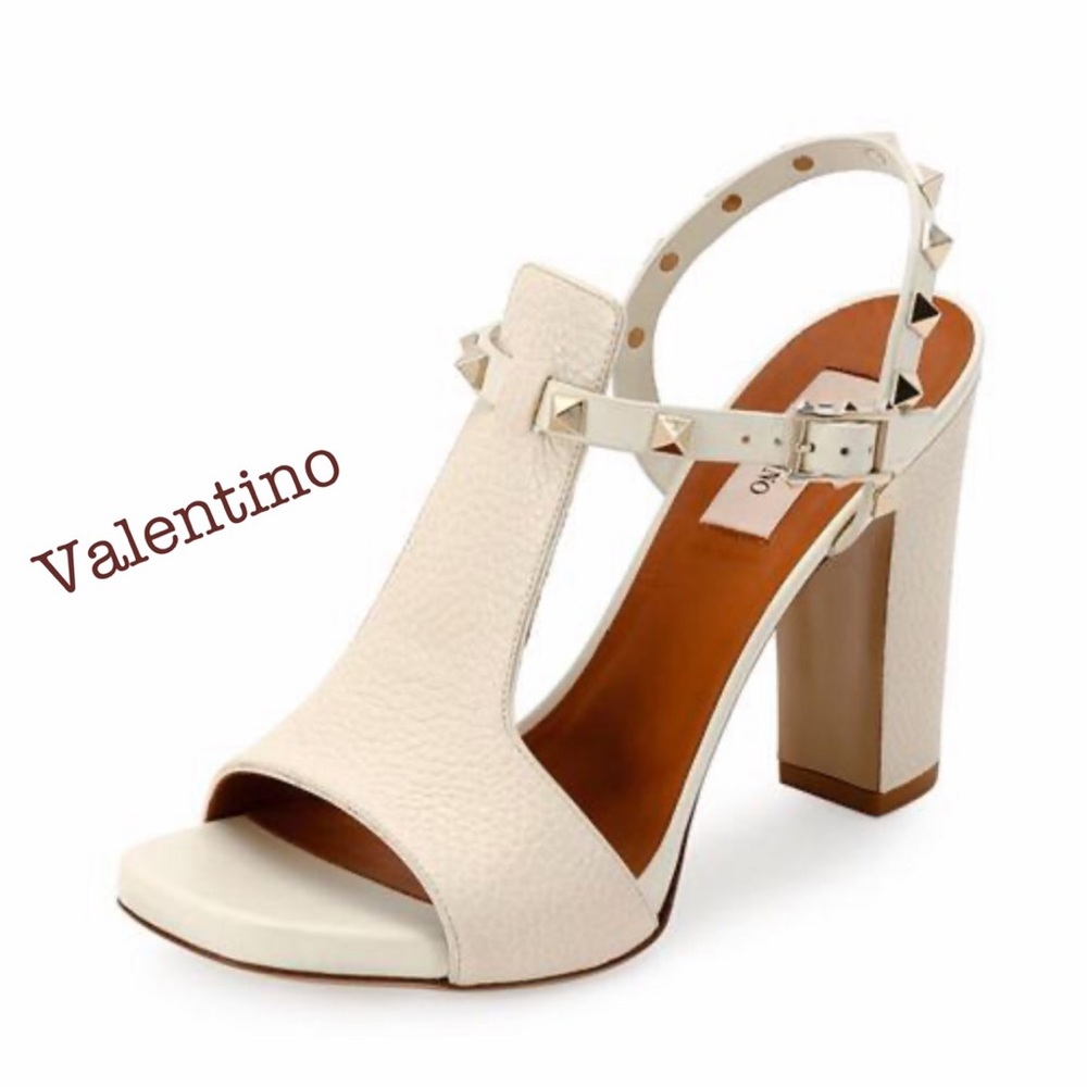 ❤️Valentino Garavani Rockstud cut out block heel❤️
